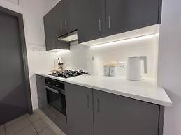 91 KPF - Stay Artifex Apartment