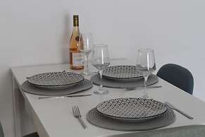 91 KPF - Stay Artifex Apartment