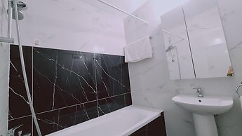 98 LIM - Stay W Apartment