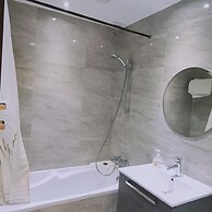 29 LIM - Downtown Retreat
