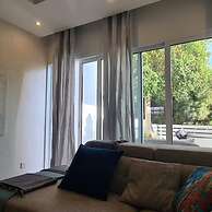 29 LIM - Downtown Retreat
