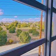 29 LIM - Downtown Retreat