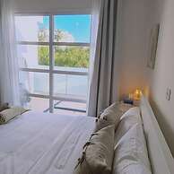 29 LIM - Downtown Retreat