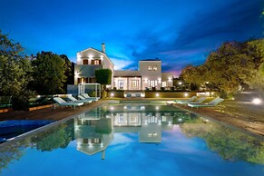 Luxurious Villa Liandri 600 m Resort