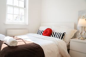 Modern Tower Bridge 2BR Town House