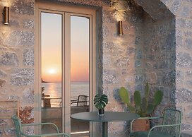 Yerma Suites Limeni