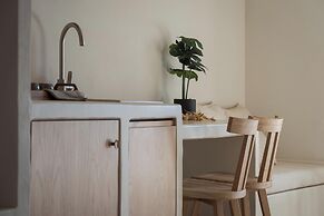 Yerma Suites Limeni