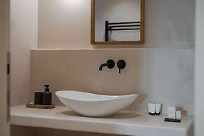 Yerma Suites Limeni
