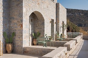 Yerma Suites Limeni