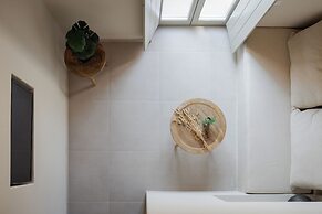Yerma Suites Limeni
