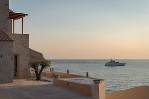 Yerma Suites Limeni