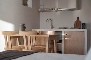 Yerma Suites Limeni