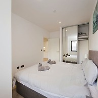 Modern Comfort: Seven Stays Broadoaks