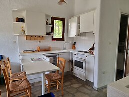 Maisonette With Garden Under the Elani Pines