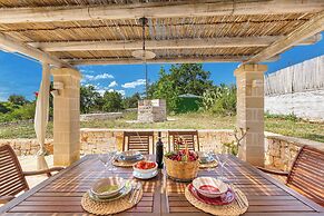 4023 Trullo Domi by Perle di Puglia