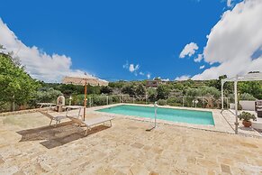 4023 Trullo Domi by Perle di Puglia