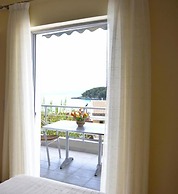 RIVIERA ROOMS