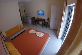 RIVIERA ROOMS