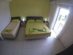 RIVIERA ROOMS