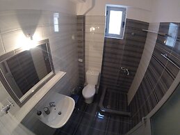 RIVIERA ROOMS