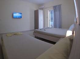 RIVIERA ROOMS