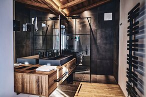 Chalet Amadeus - Designer Luxury Chalet for 14