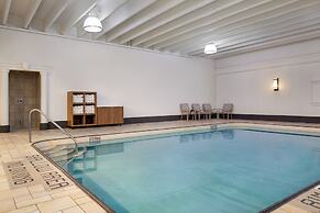 Staybridge Suites St Catharines Conf Ctr by IHG