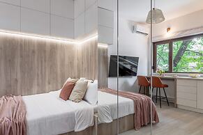 Modern & Bright Studio on Amzei Square