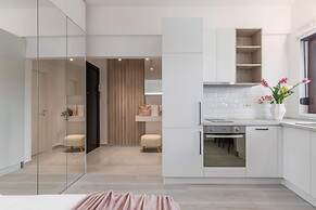 Modern & Bright Studio on Amzei Square