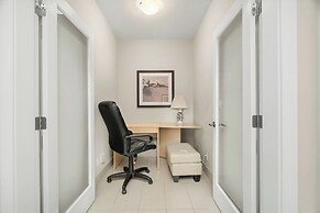 Harmony Haven 2BR Lakefront Suite