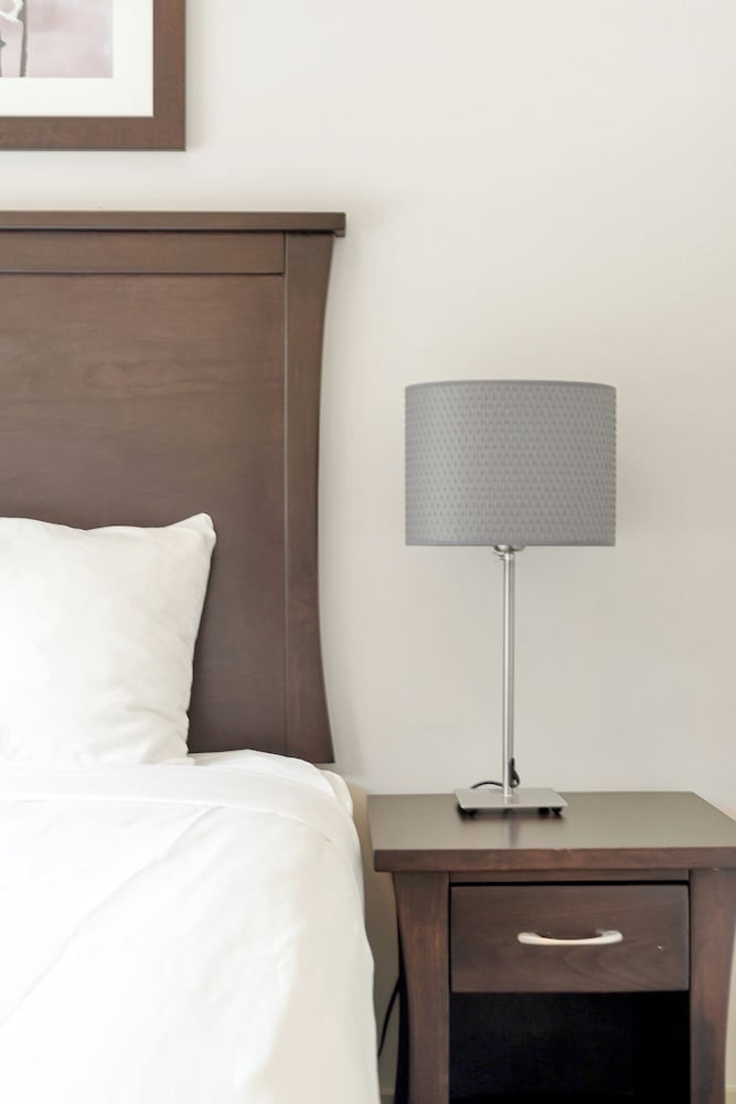 Harmony Haven 2BR Lakefront Suite