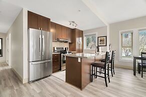Harmony Haven 2BR Lakefront Suite