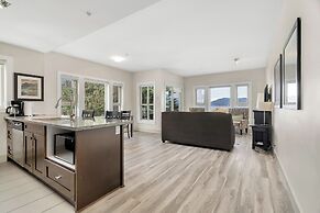 Harmony Haven 2BR Lakefront Suite