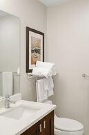 Harmony Haven 2BR Lakefront Suite