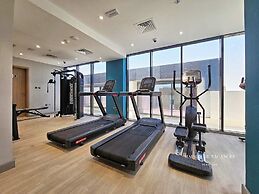 Large Balcony Studio 10 Minutes From Dubai Mall