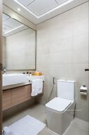 Large Balcony Studio 10 Minutes From Dubai Mall