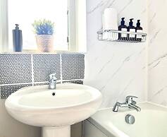 Central Ellesmere -sleeps2 - Parking - Petfriendly