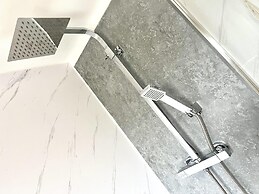 Central Ellesmere -sleeps2 - Parking - Petfriendly