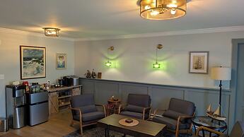 The Candlelight Inn