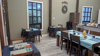 The Candlelight Inn