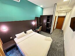 Crossway Hotel