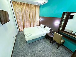 Crossway Hotel