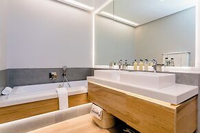Steyn City Hotel by Saxon