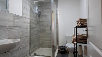 LuxeLiving Apartment
