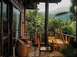 Kailash Lodge