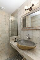 Meydani Suites