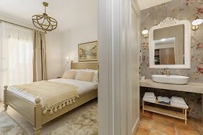 Meydani Suites