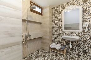 Meydani Suites