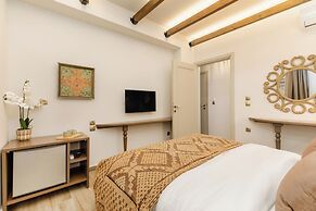 Meydani Suites