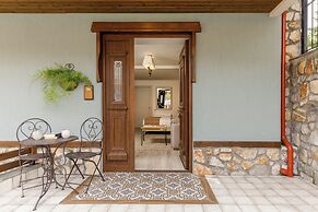 Meydani Suites
